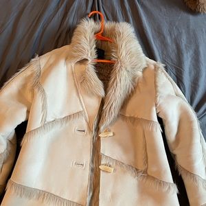 Size L 100% polyester coat